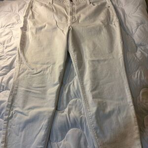 American Eagle Jeans Cream White Size 22 Regular Inseam 28 inches Mom Jean